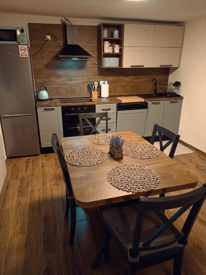 Kod Dida Apartment Gospic Exterior photo
